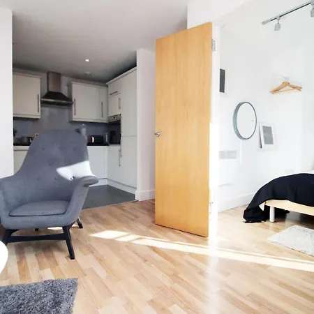 Stylish 2 Bed Flat In Heart Of Cardiff City Centre Exterior photo