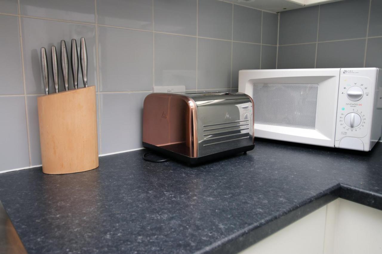 Stylish 2 Bed Flat In Heart Of Centre Appartement *