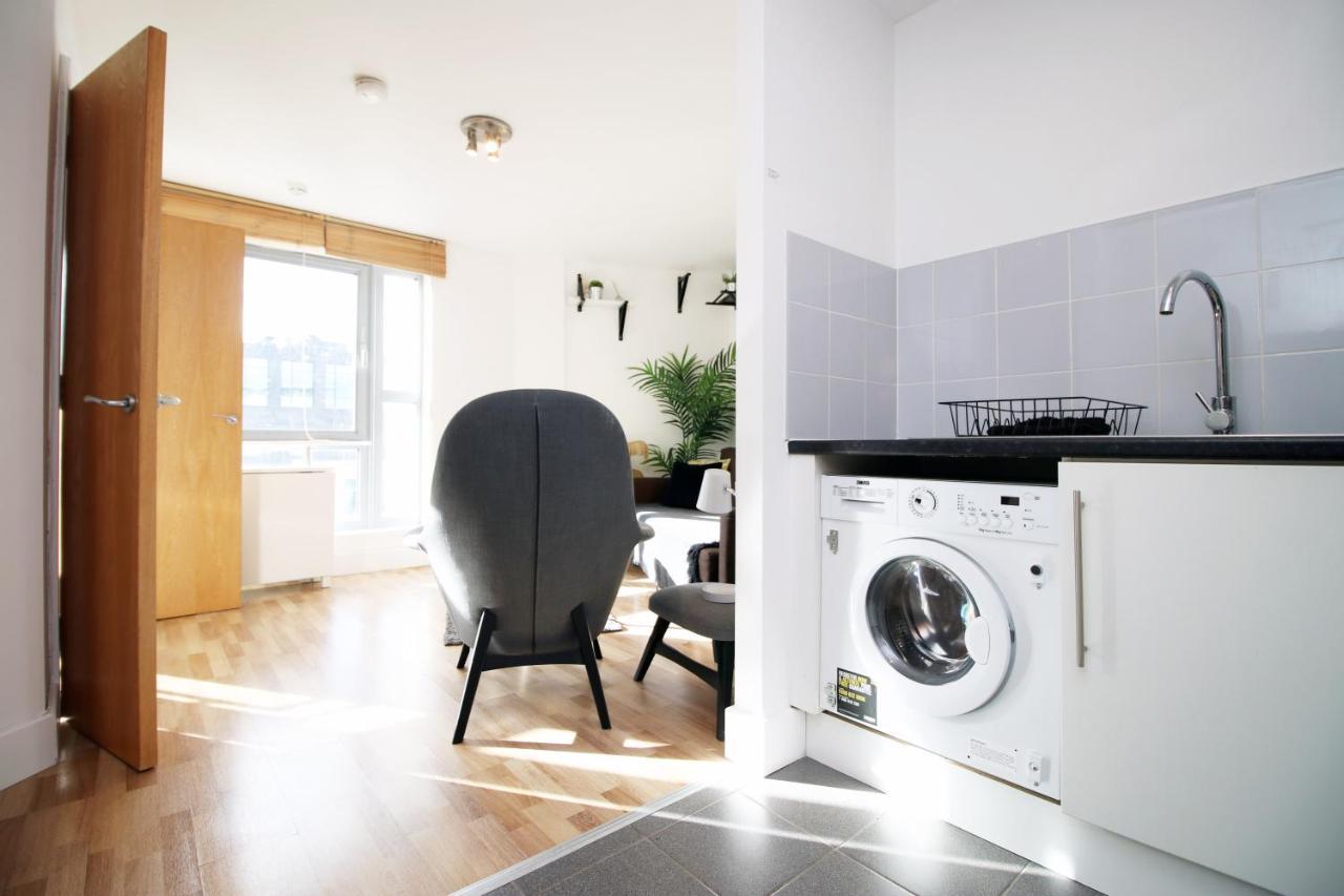 Stylish 2 Bed Flat In Heart Of Centre Cardiff