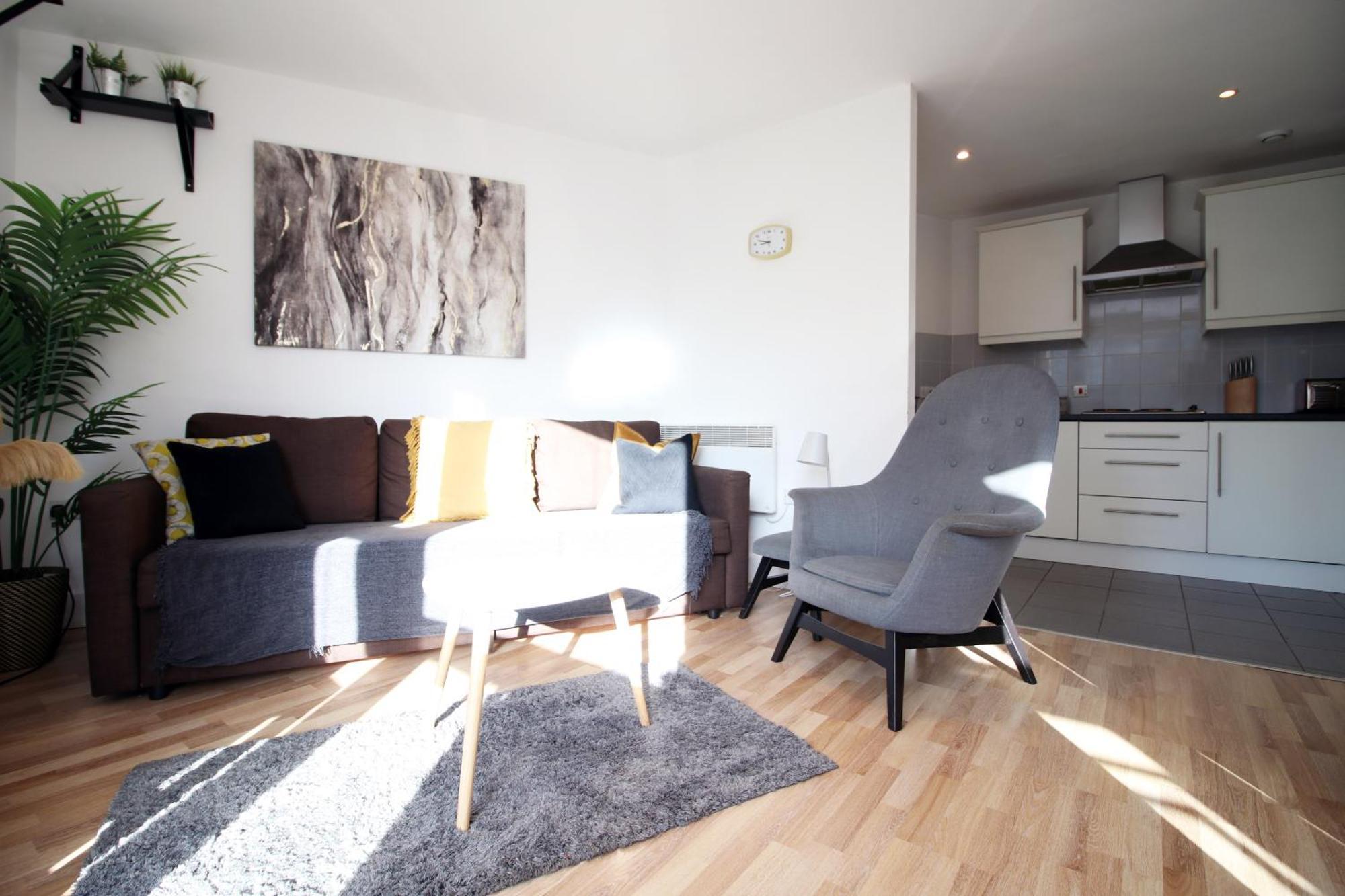 Stylish 2 Bed Flat In Heart Of Centre Cardiff